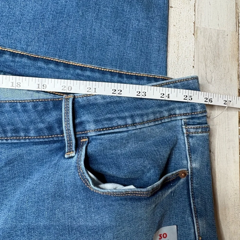 Old Navy Women's Jeans Plus Size 30 Power Slim Straight Mid Rise Medium Wash - Picture 9 of 14